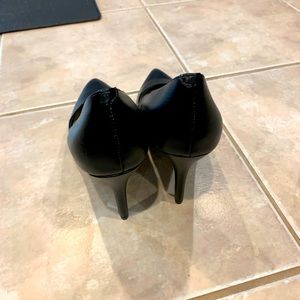 Nine West, 9 1/2; high heels; black